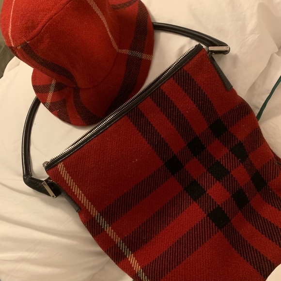 Burberry bucket hat - Picture 3 of 4